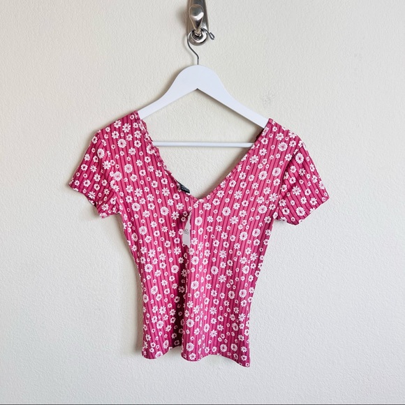 NWT Mauve Ditsy Floral & Lace V-Neck Short Sleeve Ribbed Blouse - Picture 4 of 8